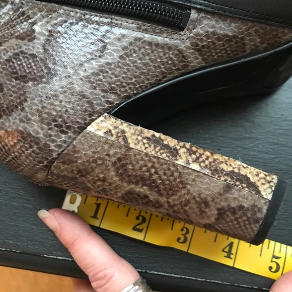 Size 7 leather ankle boots with snakeskin detail - Picture 5 of 5